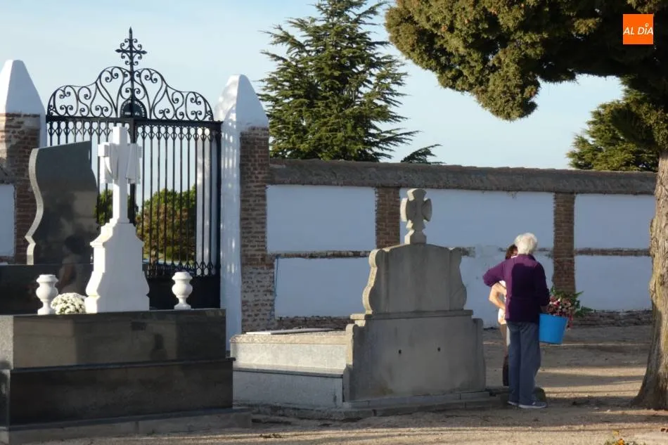 Oraciones en solitario en el día de todos los fieles difuntos  