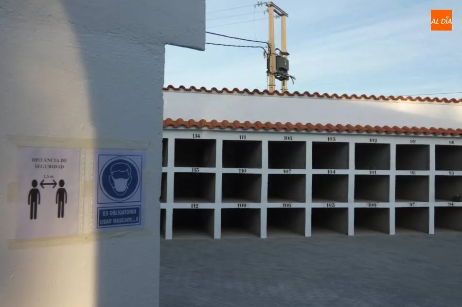 Foto 4 - Oraciones en solitario en el d&iacute;a de todos los fieles difuntos  