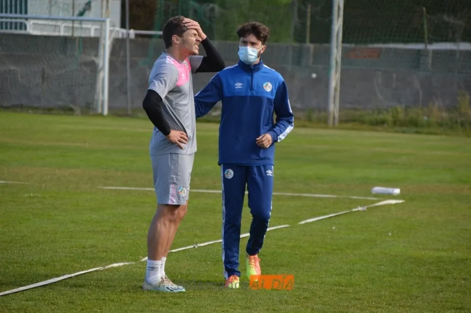 Antonio Amaro se lamenta tras sufrir una lesión / Carlos Cuervo