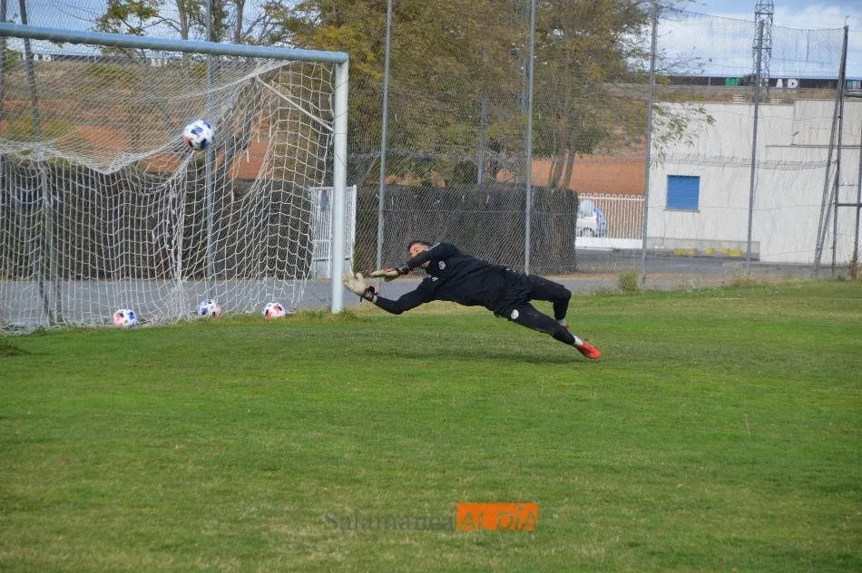 Foto 11 - Amaro queda KO y al borde de las l&aacute;grimas en el entrenamiento: "Me he roto, me he roto"
