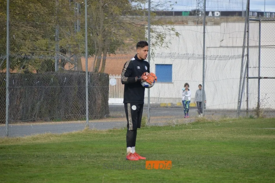 Foto 10 - Amaro queda KO y al borde de las l&aacute;grimas en el entrenamiento: "Me he roto, me he roto"