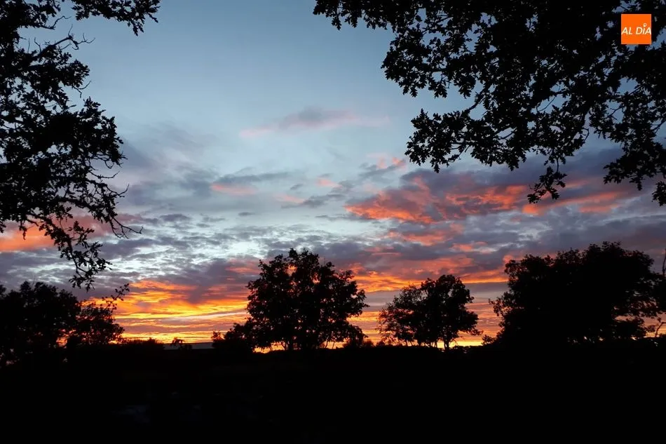 Foto 2 - Atardecer de fuego en el cielo de Lumbrales  
