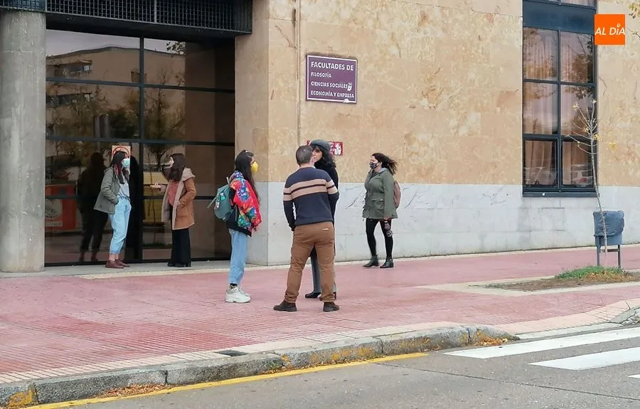 Un 90% de estudiantes prefiere la enseñanza presencial, según un estudio salmantino