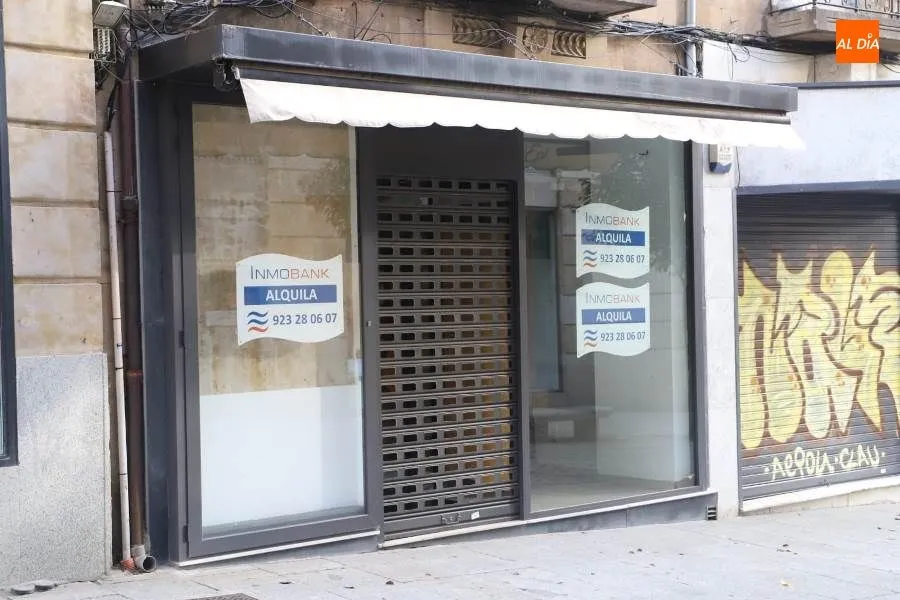 Foto 8 - El desolador paisaje urbano de Salamanca con multitud de locales comerciales cerrados