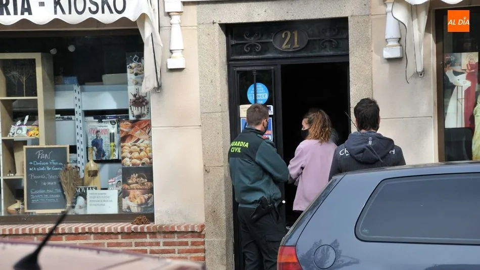 Foto 3 - Roban en el estanco de Lumbrales