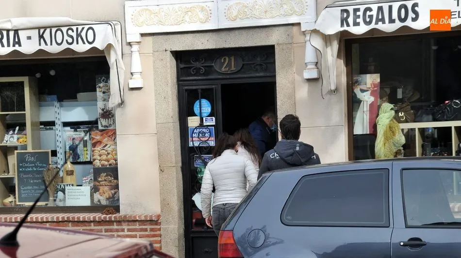 Foto 2 - Roban en el estanco de Lumbrales
