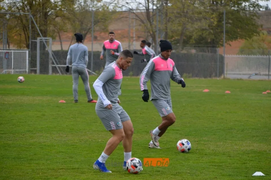 Foto 10 - Puma Ch&aacute;vez y Mon&aacute;rrez se reincorporan a los entrenamientos del Salamanca UDS; Amaro y Nacho...