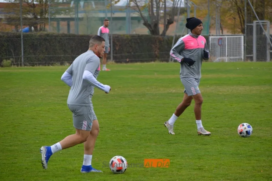 Foto 9 - Puma Ch&aacute;vez y Mon&aacute;rrez se reincorporan a los entrenamientos del Salamanca UDS; Amaro y Nacho...