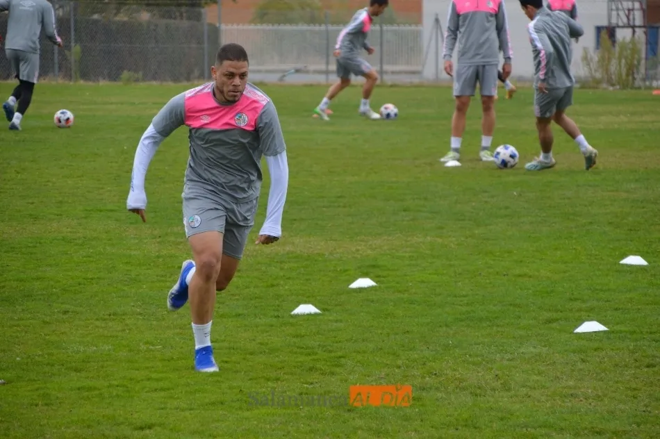 Foto 8 - Puma Ch&aacute;vez y Mon&aacute;rrez se reincorporan a los entrenamientos del Salamanca UDS; Amaro y Nacho...