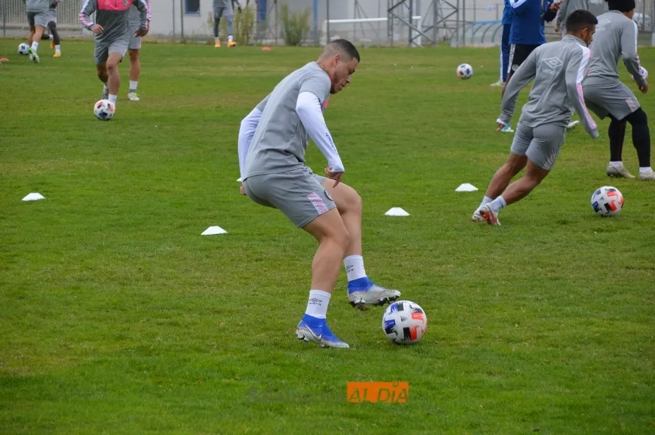Foto 4 - Puma Ch&aacute;vez y Mon&aacute;rrez se reincorporan a los entrenamientos del Salamanca UDS; Amaro y Nacho...
