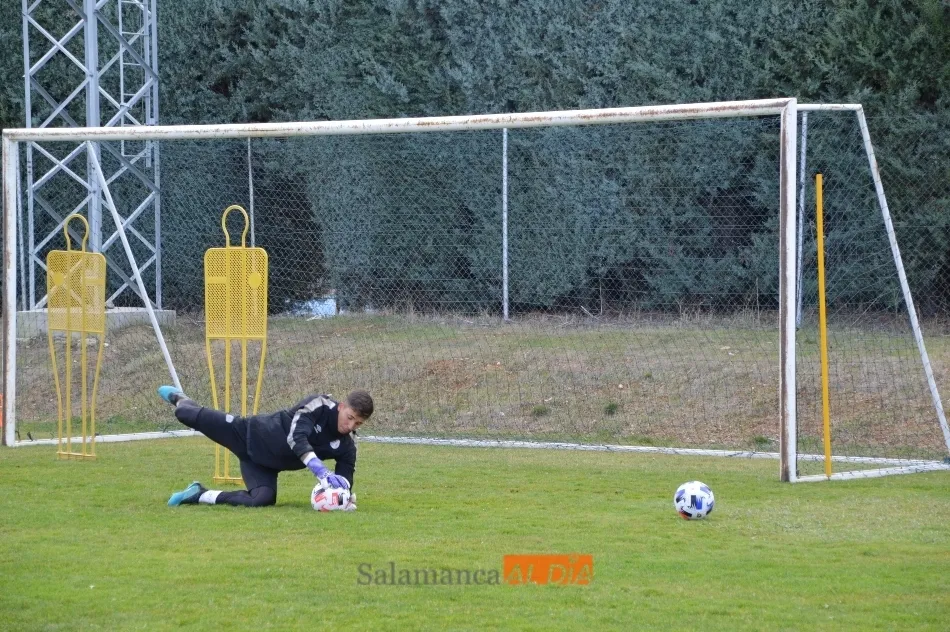 Foto 2 - Puma Ch&aacute;vez y Mon&aacute;rrez se reincorporan a los entrenamientos del Salamanca UDS; Amaro y Nacho...