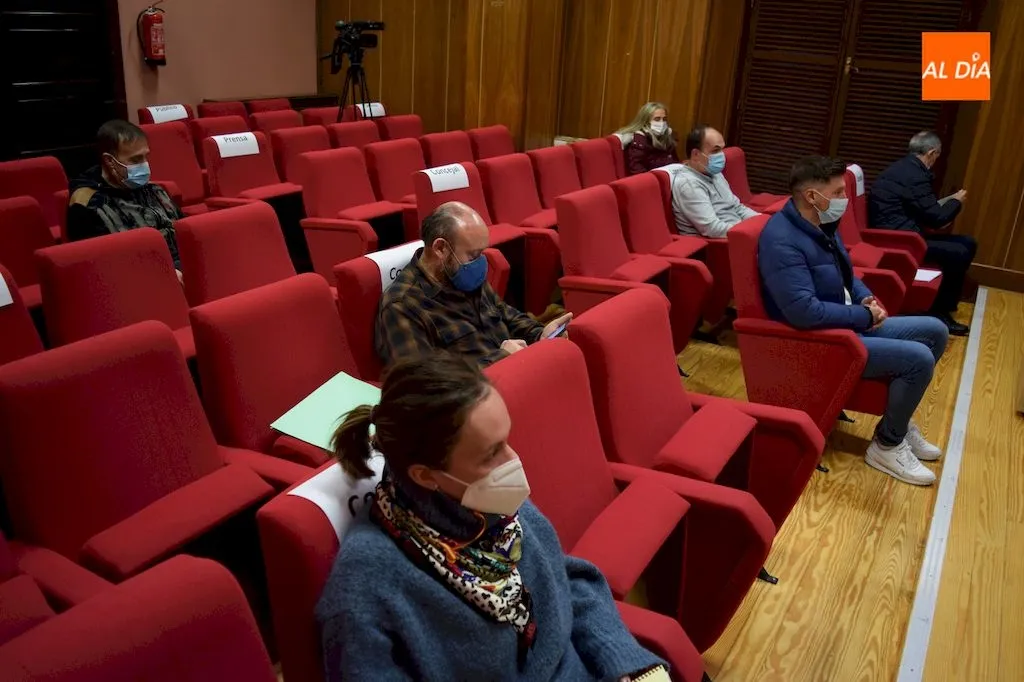 Foto 4 - El Ayuntamiento de Alba de Tormes aprueba la solicitud de un cr&eacute;dito de 200.000 euros a la Caja...