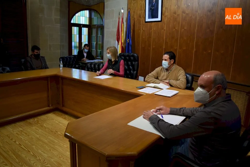Foto 2 - El Ayuntamiento de Alba de Tormes aprueba la solicitud de un cr&eacute;dito de 200.000 euros a la Caja...