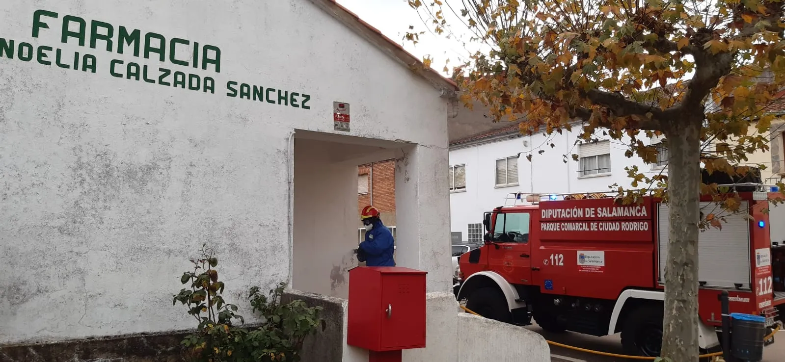 Foto 5 - Los Bomberos llevan a cabo labores de desinfecci&oacute;n en Serradilla del Arroyo y Guadapero  