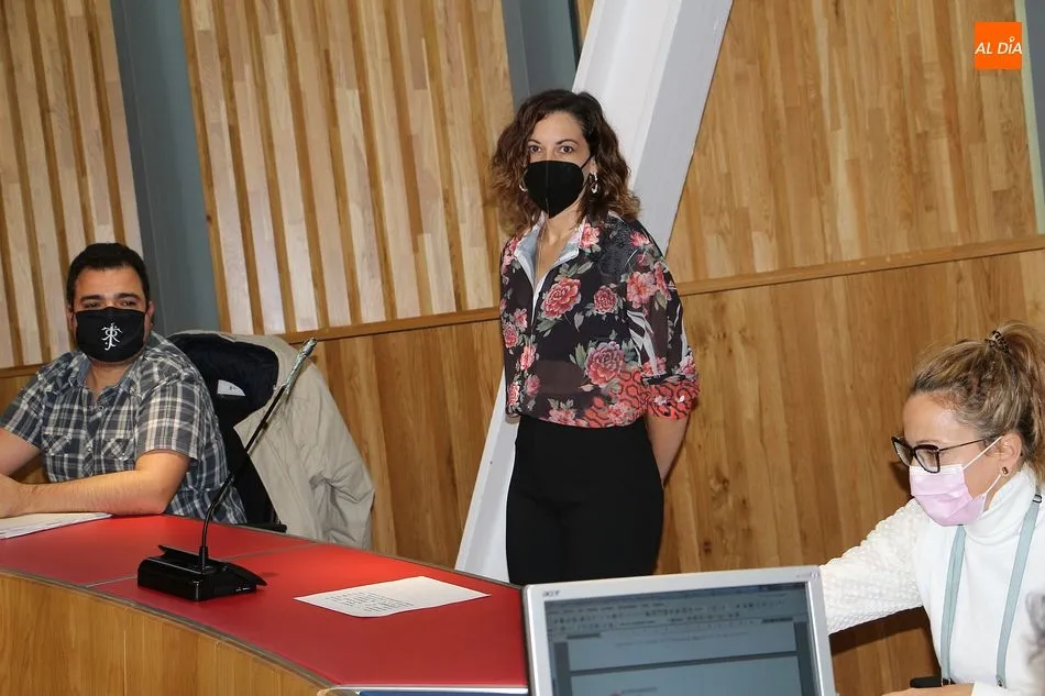 Silvia Robles tomó posesión de su acta de concejal en el Ayuntamiento de Guijuelo - K. Robles