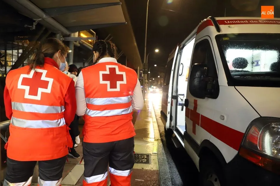 Foto 5 - Una noche con los voluntarios de la Unidad de Emergencia Social de Cruz Roja: la dureza de vivir en ...