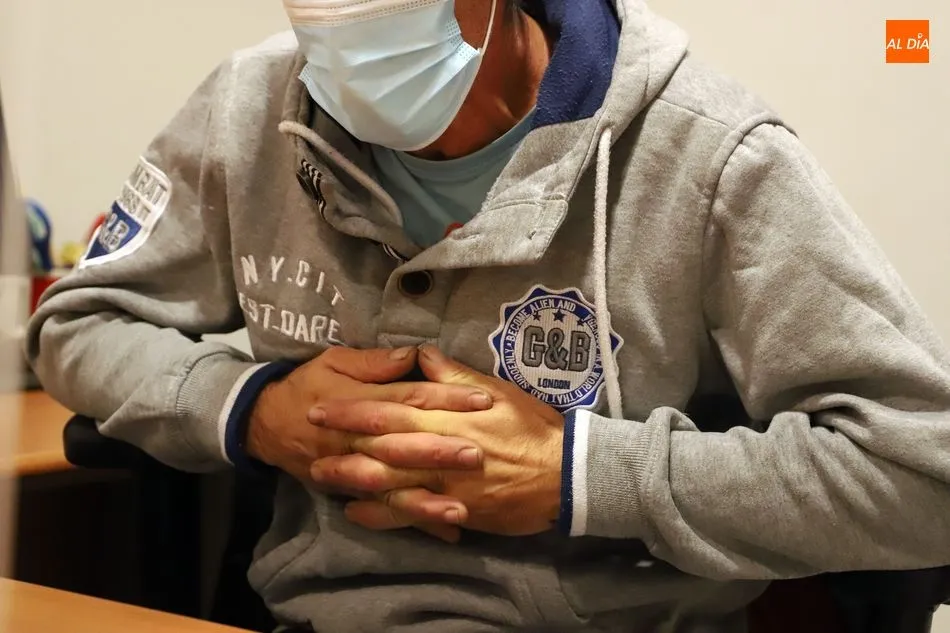 B.F.A., zamorano de 49 años y actualmente usuario del Centro de Atención a Personas sin Hogar de Cruz Roja Salamanca | FOTOS: Lydia González