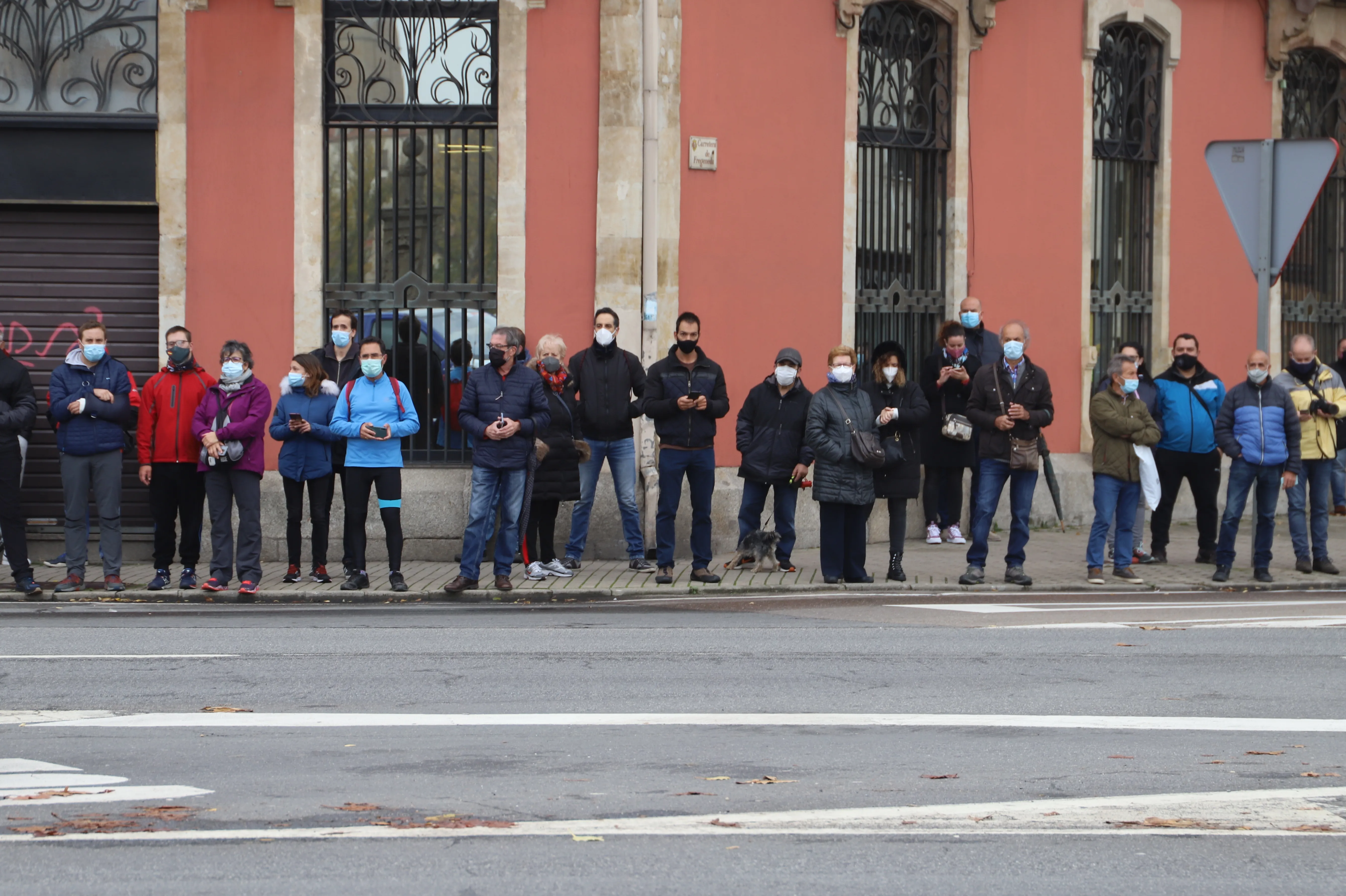 Foto 8 - Los amantes charros de la bicicleta se echan a la calle para disfrutar del paso de La Vuelta por...