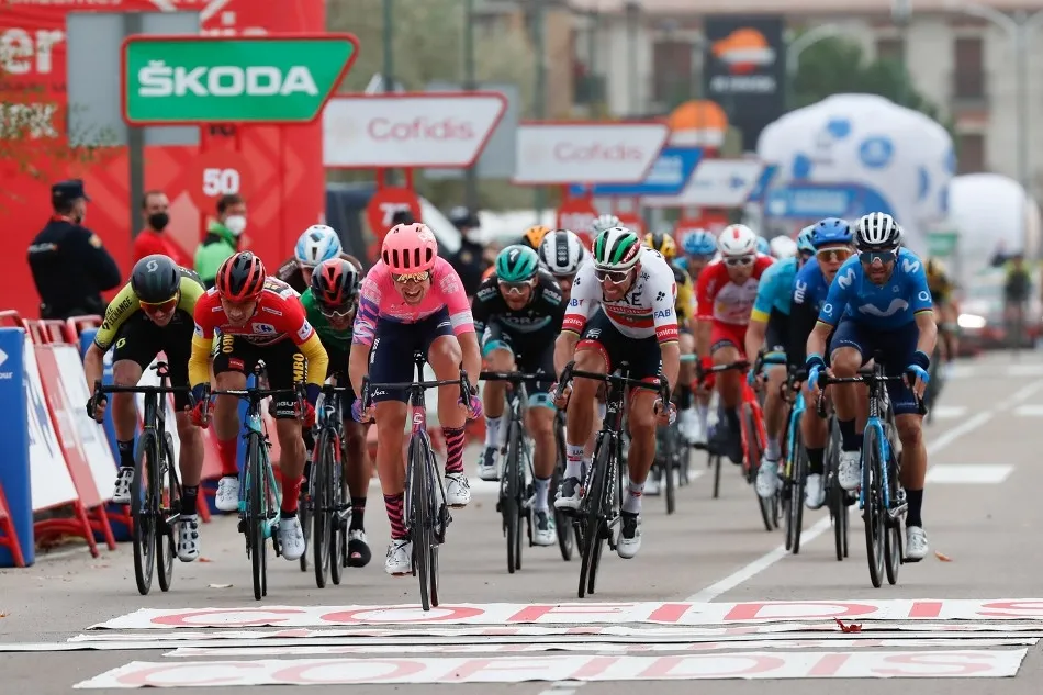 Foto 9 - El dan&eacute;s Magnus Cort Nielsen se impone al sprint en la meta de Ciudad Rodrigo  