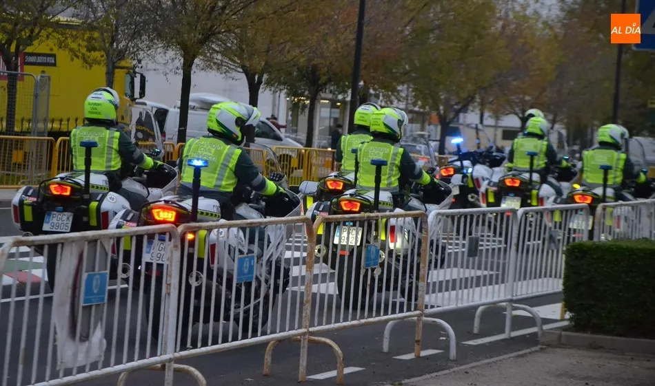 Foto 6 - Los motoristas de la Vuelta a Espa&ntilde;a rinden homenaje a Jos&eacute; Antonio Salicio  