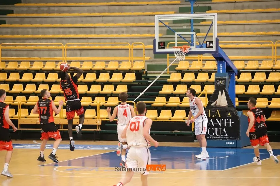 Un partido en casa del CB Tormes este curso