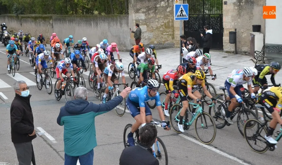 Los ciclistas fueron ampliamente aplaudidos por los mirobrigenses | Fotos @kisanghani