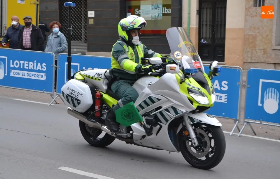 Foto 2 - Los mirobrigenses se vuelcan con la llegada de La Vuelta 20 a&ntilde;os despu&eacute;s  