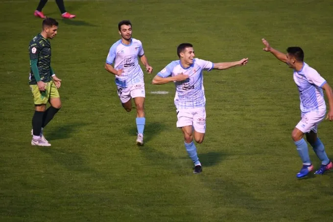 El Compostela celebra uno de los goles del partido / SD Compostela