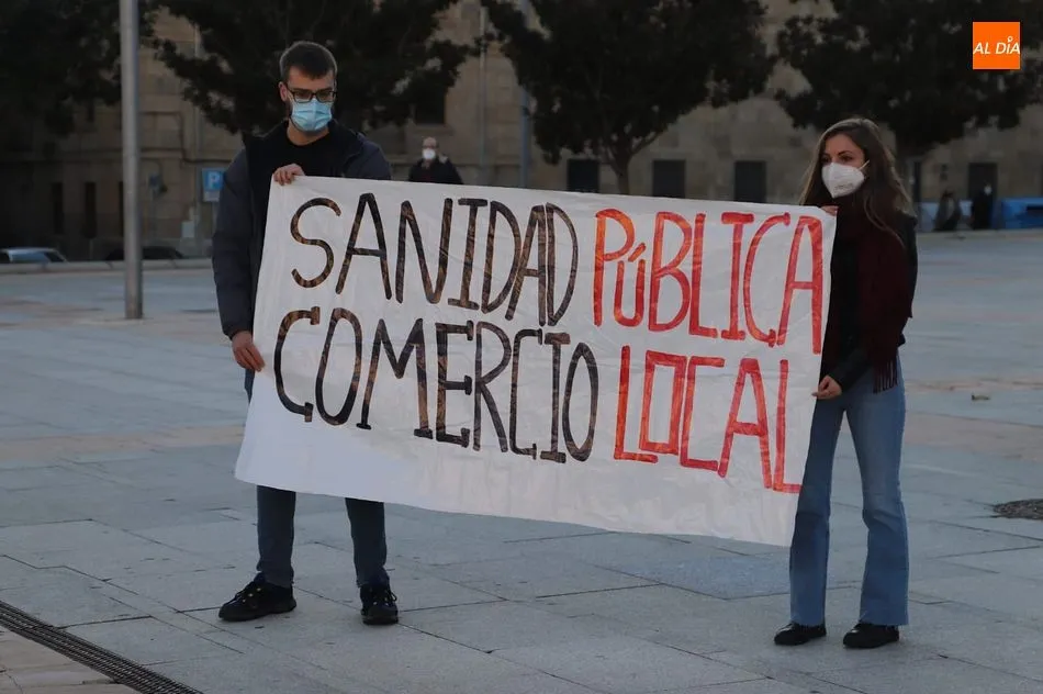 Foto 5 - La Plaza de la Concordia acoge una protesta en defensa de la sanidad p&uacute;blica