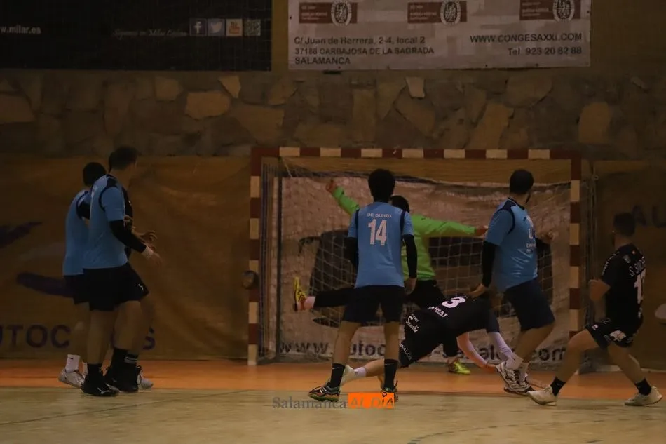 Foto 7 - El BM Salamanca regresa al R&iacute;o Tormes a lo campe&oacute;n: s&oacute;lida victoria ante la Universidad de...