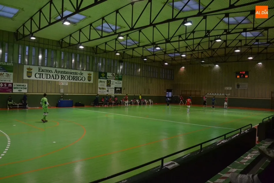 Foto 2 - El Pabell&oacute;n de Conde de Fox&aacute; vuelve a acoger un partido oficial de f&uacute;tbol sala 8 meses despu&eacute;s  