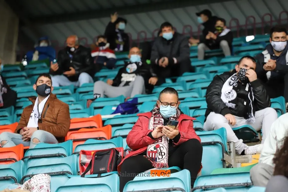 Foto 6 - La afici&oacute;n del Salamanca UDS se despide del Helm&aacute;ntico&hellip; &iquest;hasta final de mes?