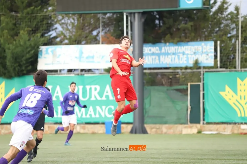 Foto 10 - Dura derrota del filial del Salamanca UDS a manos del Astorga (3-0); triunfo del Santa Marta (2-0)