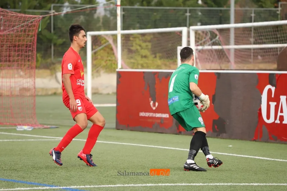 Foto 5 - Dura derrota del filial del Salamanca UDS a manos del Astorga (3-0); triunfo del Santa Marta (2-0)