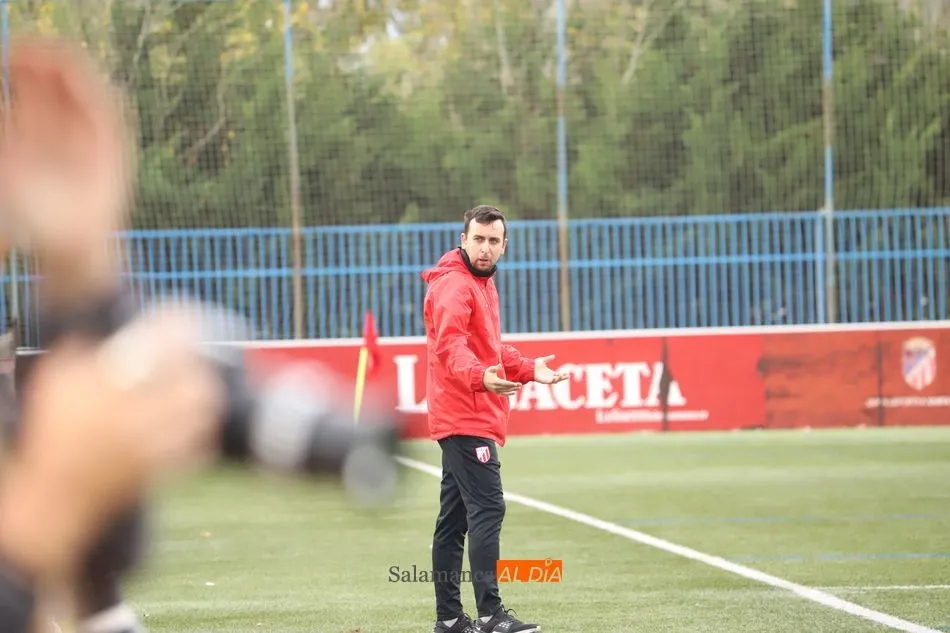 Foto 2 - Dura derrota del filial del Salamanca UDS a manos del Astorga (3-0); triunfo del Santa Marta (2-0)