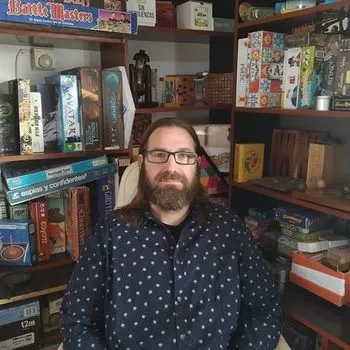 Foto 3 - Un proyecto salmantino convierte el &lsquo;escondite ingl&eacute;s&rsquo; en juego de mesa