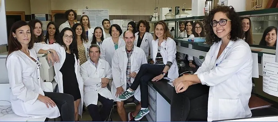 Integrantes del equipo de la doctora Rocío I. Rodríguez Macías, junto a ella misma
