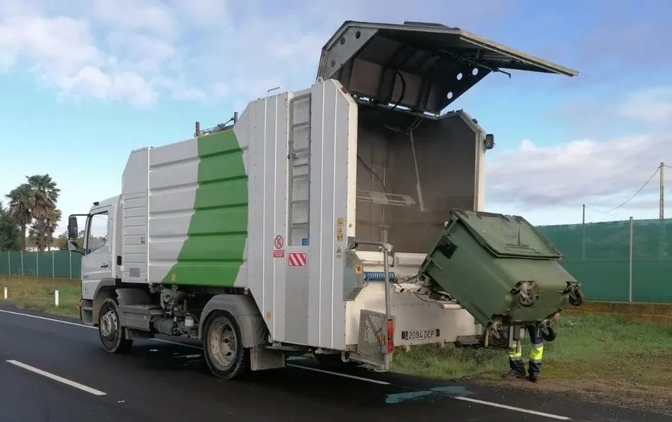 Urbaser realiza una nueva ronda de limpieza de los contenedores de basura orgánica  