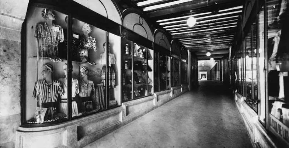 Cuando el pasaje de la Caja de Ahorros tenía vida comercial