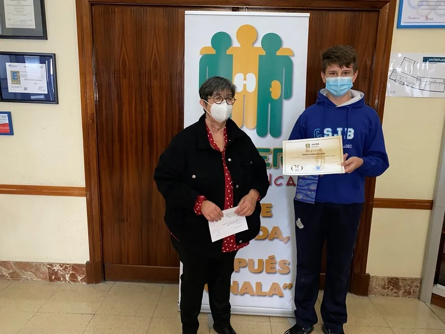 Foto 6 - Alumnos del colegio San Juan Bosco triunfan en el certamen de dibujo y relatos de Alcer