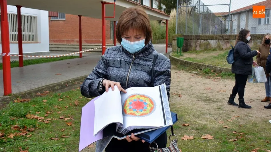 Foto 6 - Emotiva despedida a Maite Mart&iacute;n, directora del CEIP Liminares de Lumbrales