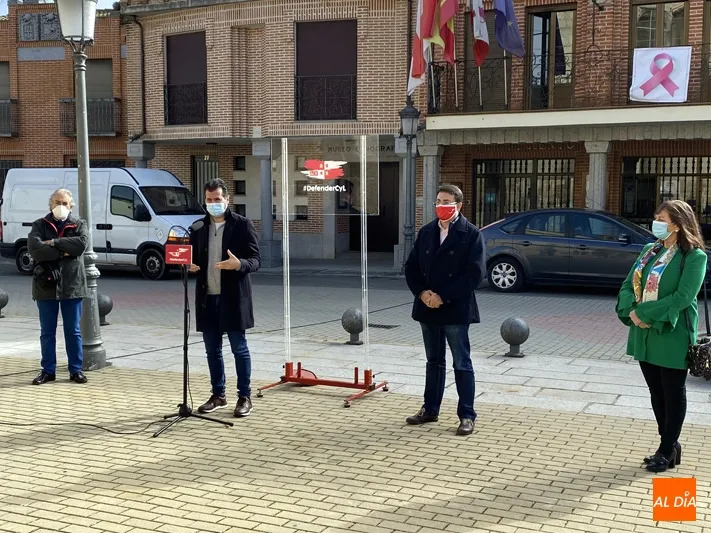 Foto 7 - Tudanca pide &ldquo;humildad y menos soberbia&rdquo; a la Junta durante su visita a Macotera&nbsp;