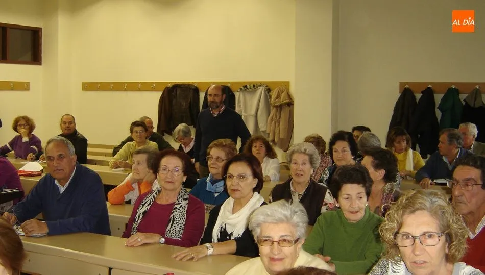 Nuevos programas PIEX para los mayores hasta la reanudación de las clases presenciales