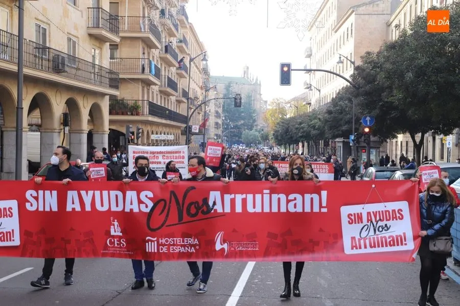 Manifestación de hosteleros en la Gran Vía. Foto de Lydia González