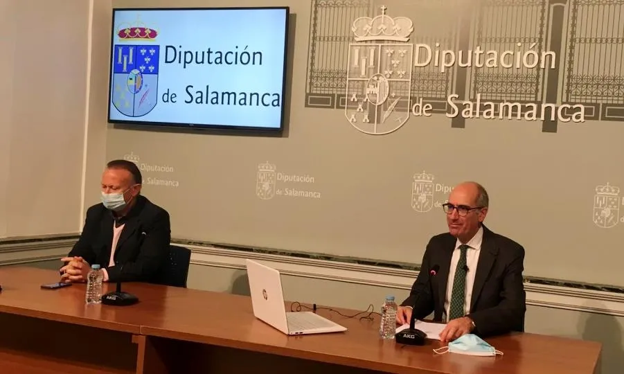 El presidente de la Diputación de Salamanca, Javier Iglesias, presenta los detalles del Plan de Depuración 2020. Foto EP