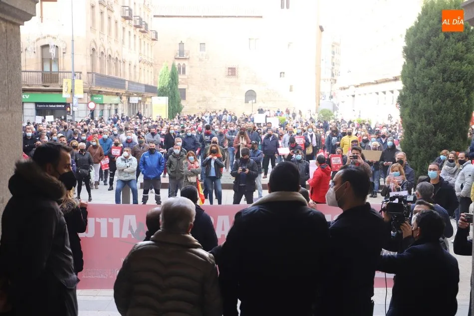 Foto 6 - Nueva manifestacion de hosteleros salmantinos que reclaman ayudas directas y su derecho a trabajar