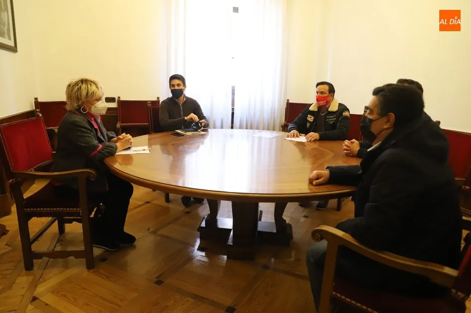 Foto 5 - Nueva manifestacion de hosteleros salmantinos que reclaman ayudas directas y su derecho a trabajar
