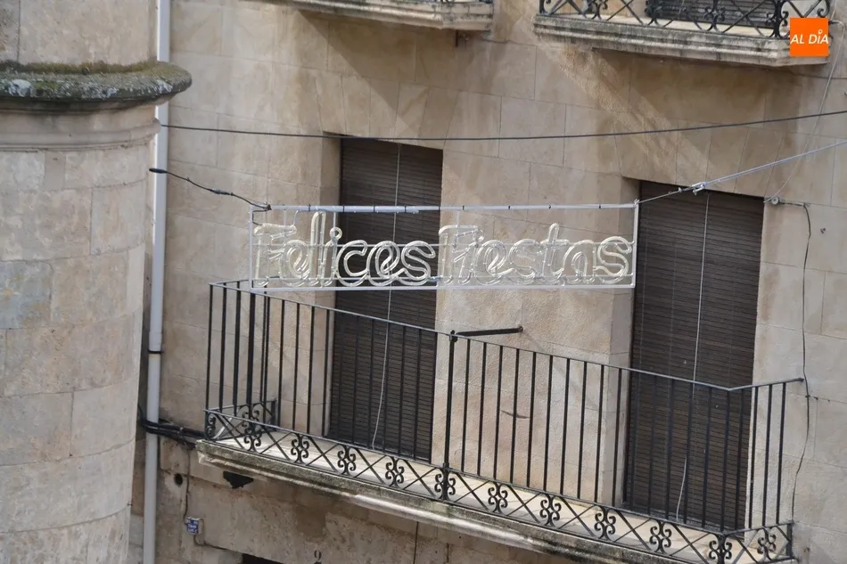 Foto 7 - Ciudad Rodrigo comienza a vestirse de Navidad  
