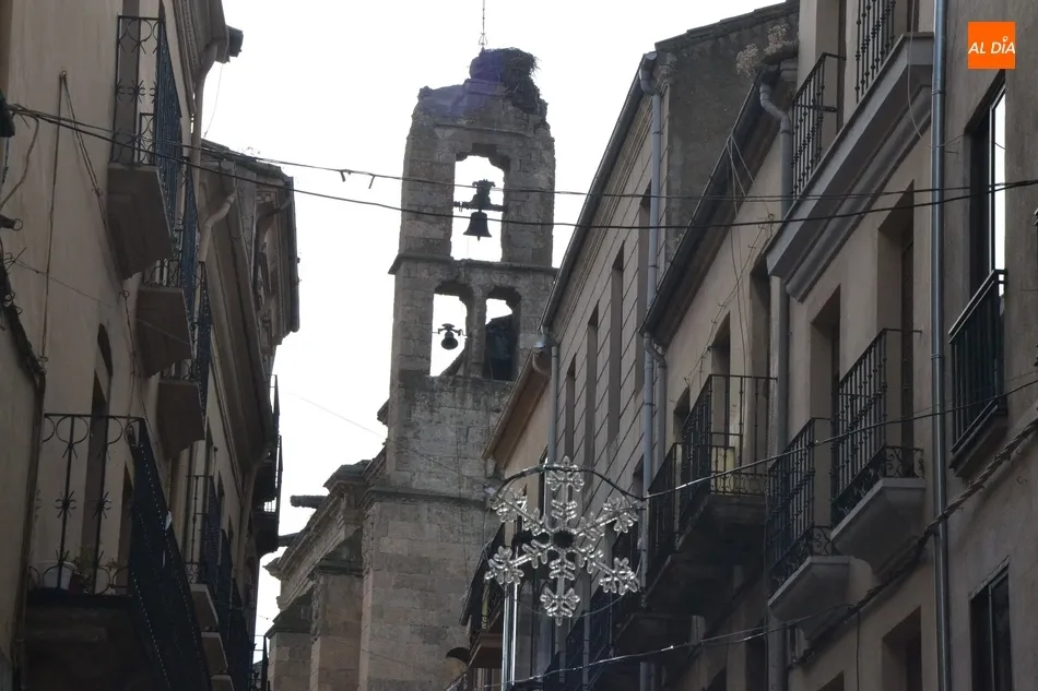Foto 5 - Ciudad Rodrigo comienza a vestirse de Navidad  