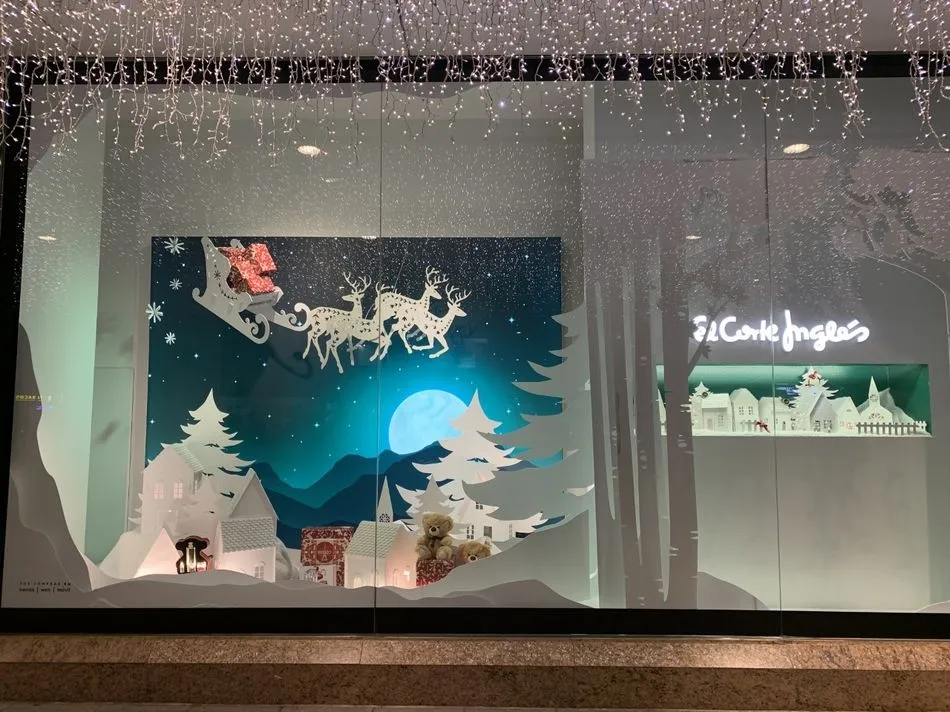 Foto 4 - El Corte Ingl&eacute;s de Salamanca estrena su tradicional iluminaci&oacute;n especial de Navidad&nbsp;